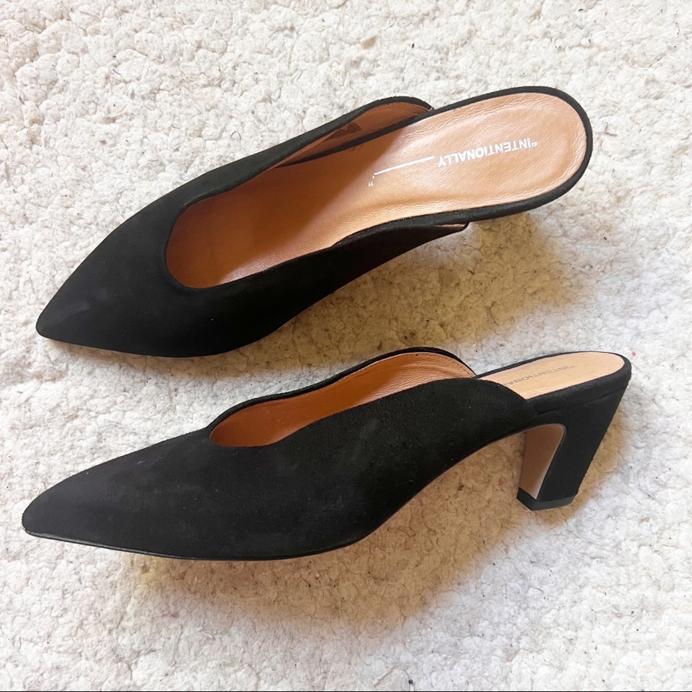 Intentionally Blank Traditional Pointed Toe Black Suede Heel Slip On Mules